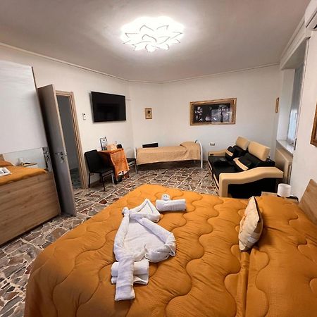 B&B Saphira Gozzano Eksteriør billede